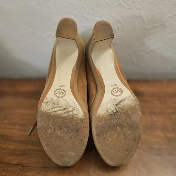 MICHAEL KORS Tan Suede Lace-Up Booties Sz 9.5 Platform High Heels - Picture 12 of 12